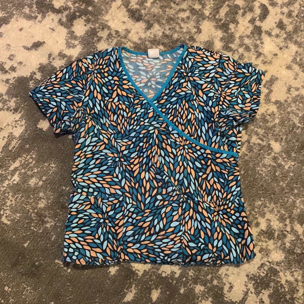 Sz lg scrub top by Barco Juniors